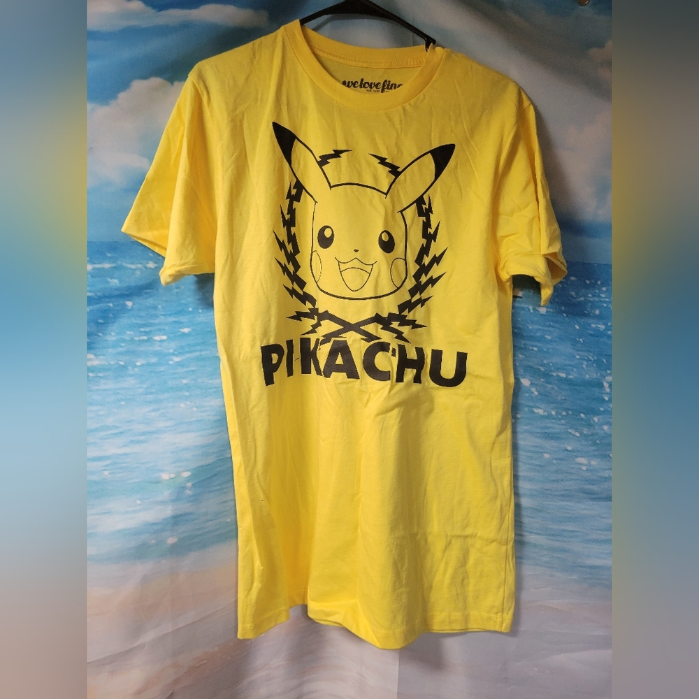 We Love Fine Pikachu NWOT Tshirt Medium Pokemon